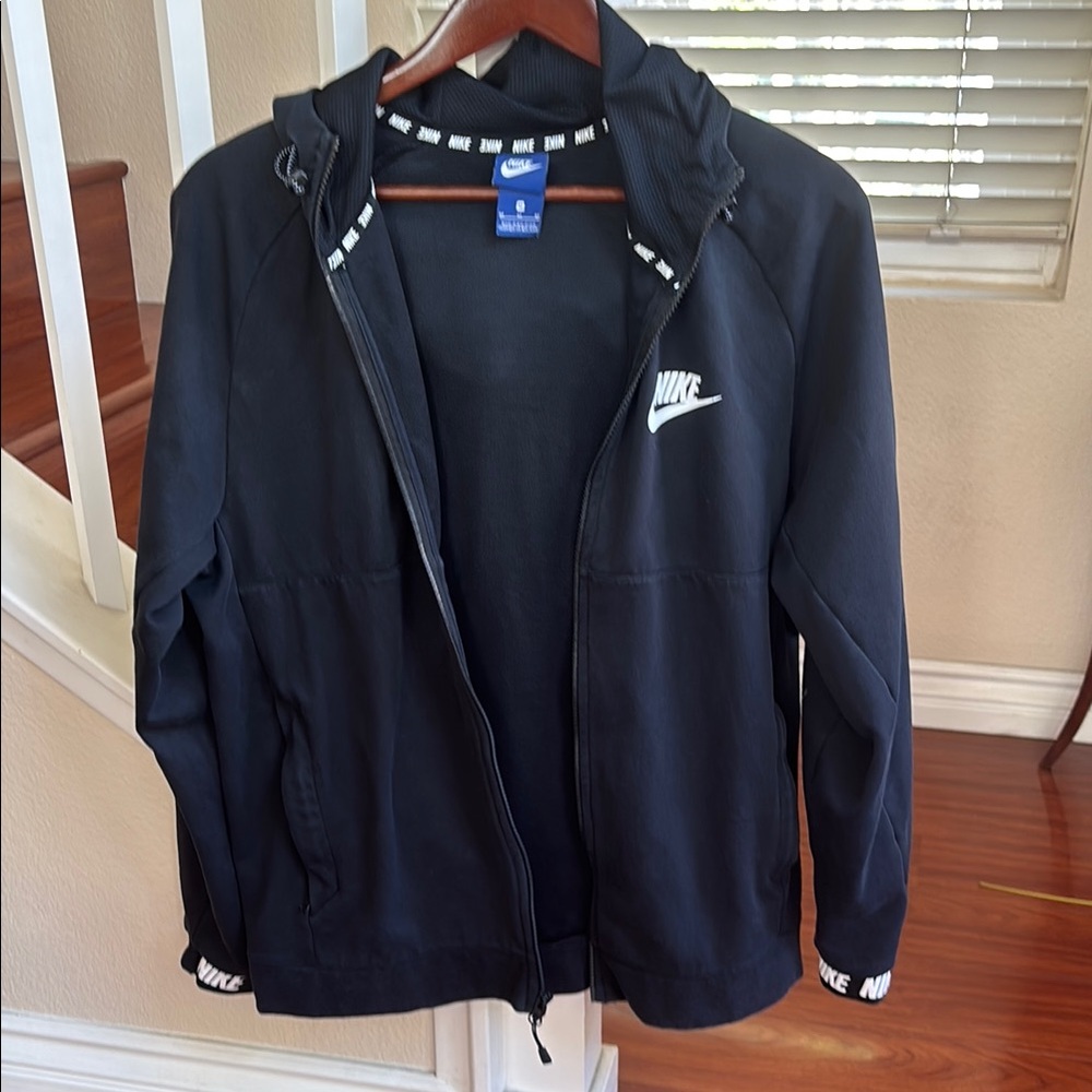 Nike Men's Black Windbreaker Jacket
